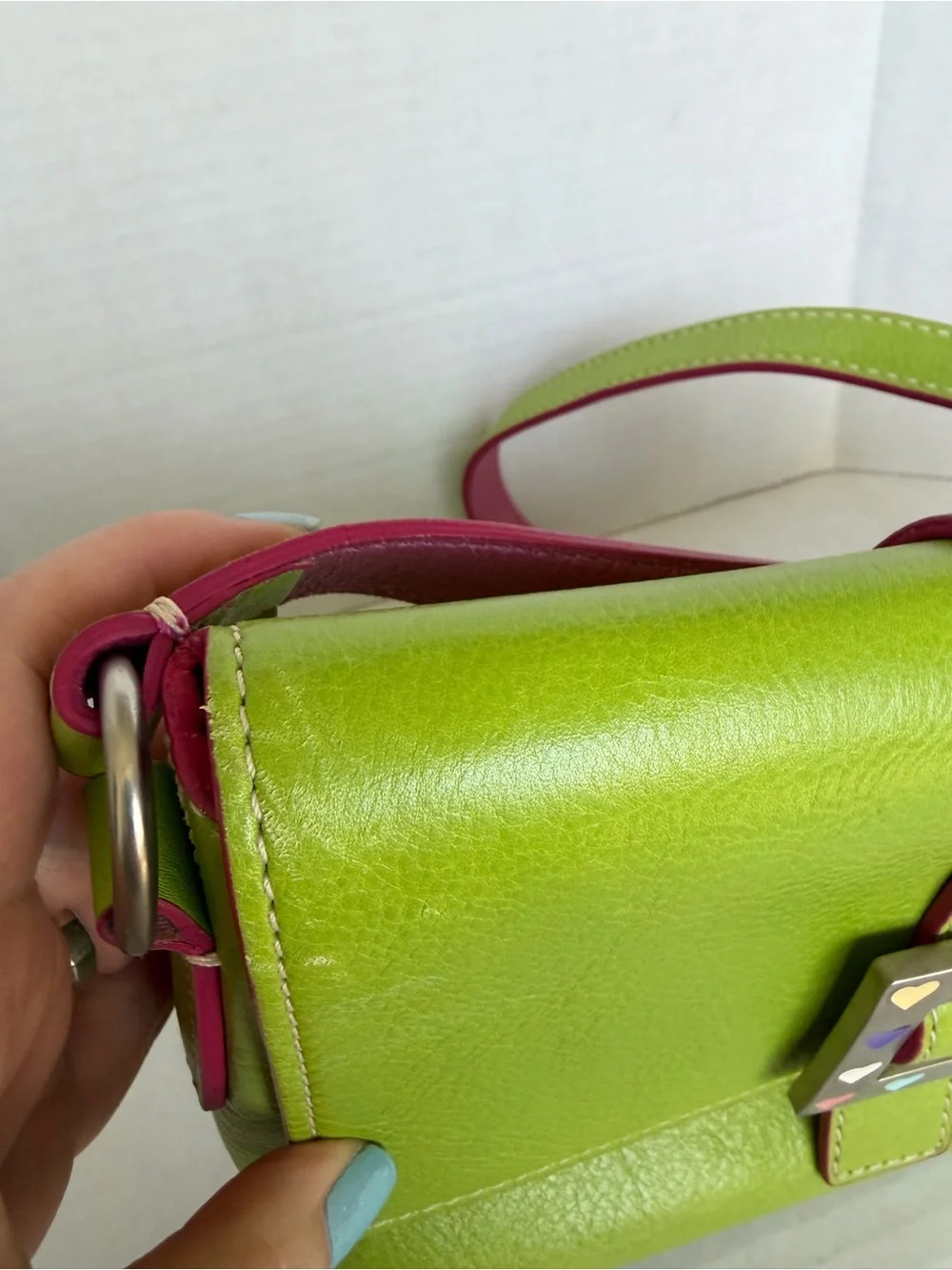 Vintage Y2K Dooney & Bourke Purse Kiwi Green Buckle Hearts Bag Flap Pink Strap - Picture 3 of 16